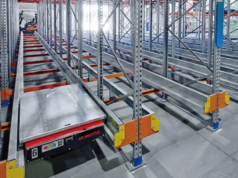 Refrigerated shelving